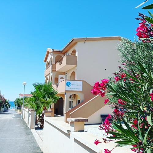  Villa Dobra Holiday Apartments in Vir