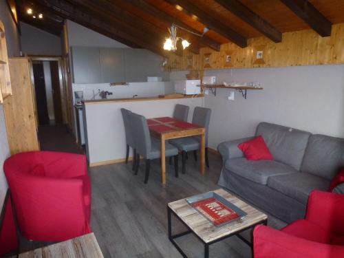 Two-Bedroom Apartment F063