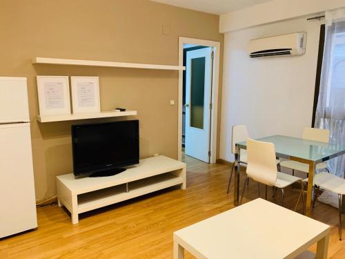 One-Bedroom Apartment image 9