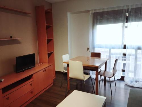 One-Bedroom Apartment image 3