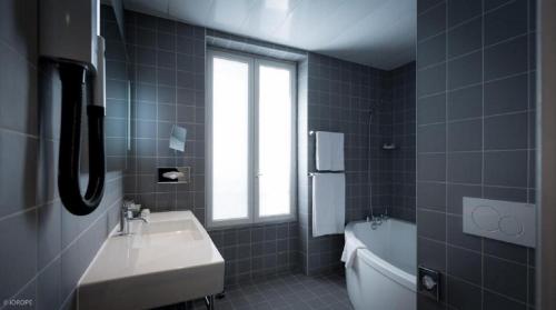 Hotel Mirabeau Eiffel - image 7