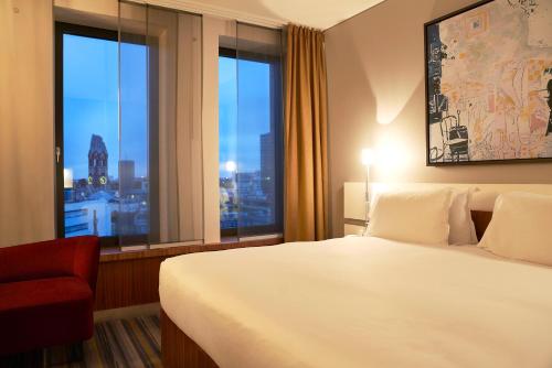 Superior Room with Kingsize Bed image 8