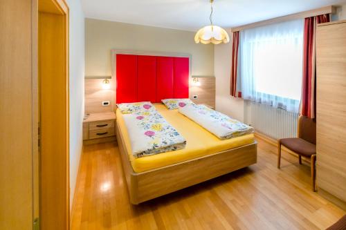 2 bedrooms, 3 beds