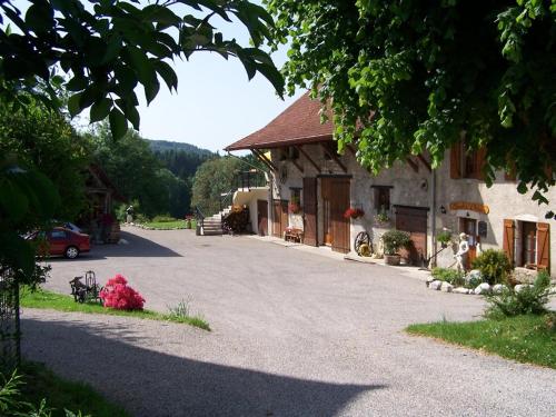 外觀, 香榭麗舍萊斯林蔭飯店 (Les Grands Champs) in 阿蒂尼亞-昂辛