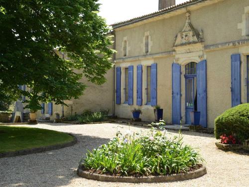 Chambres d'Hôtes La Sauvageonne chambre d'hôte Saint-Caprais-de-Blaye