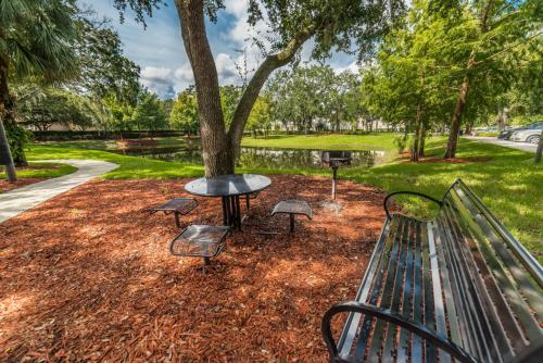 Lucaya Village Resort 4 Bedroom Vacation Townhome 1715 - image 2