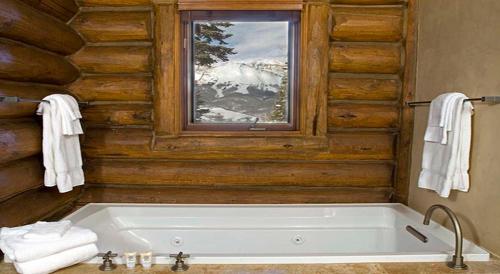 ALPEN RIDGE by Exceptional Stays - image 9