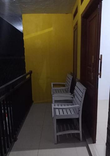 Homestay Kuning Ceria - Murah, Akses kota & wisata