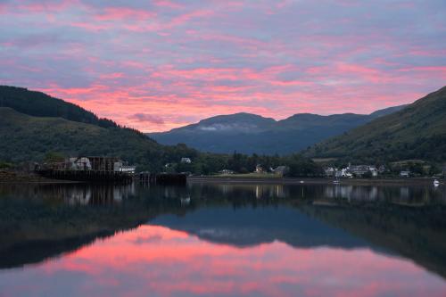 สภาพแวดล้อมโดยรอบ, TwoStones in อาร์โรชาร์