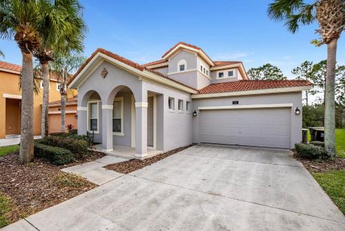 Gorgeous Davenport 5 Bed Villa with Pool Hot Tub, Davenport