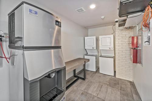 Boutique Motel in the Heart of Midtown! - image 7