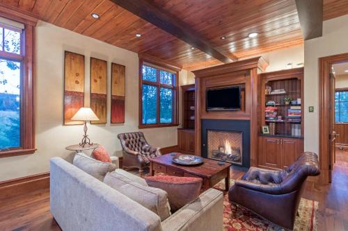 HOOD PARK MANOR by Exceptional Stays - image 5