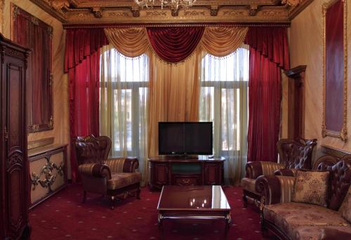Alexandrapol Palace Hotel in Gyumri
