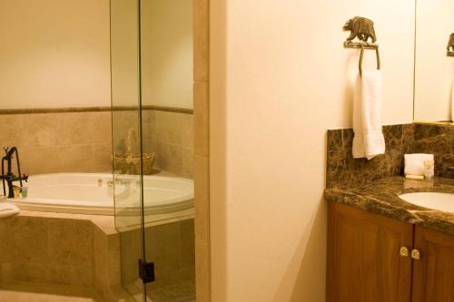 PINE MEADOWS 138 by Exceptional Stays - image 7