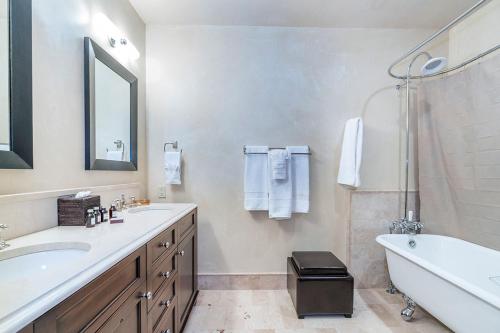 PROSPECT FALLS by Exceptional Stays - main image