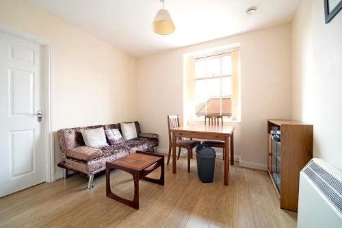 Becket apartment - image 5