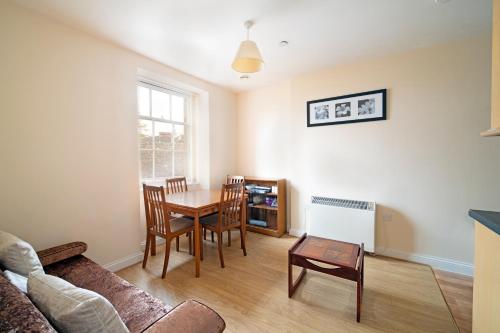 Becket apartment - image 12
