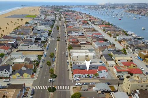 1000#5 Premier Modern Home w View, Parking, and AC in Newport Beach, USA