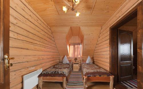 Новий Сезон (Новии Сезон) in Vyshka