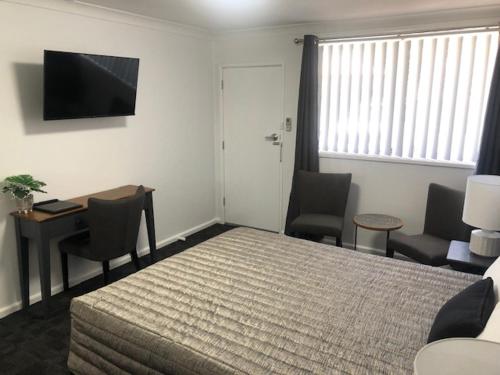 South Tamworth Motor Inn Motabelle Holiday Units is conveniently located in the popular South Tamworth area. Featuring a satisfying list of amenities, guests will find their stay at the property a comfortable one. Facilities 