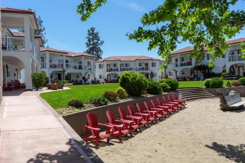 Sandy Beach Suites - Accommodation - Osoyoos