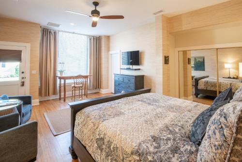 276488914 Harbor House Inn