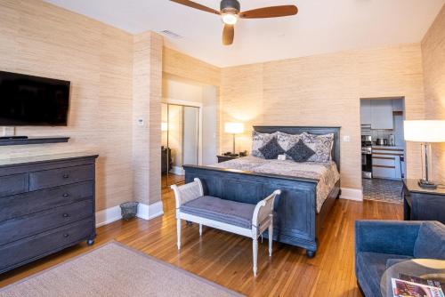 276488916 Harbor House Inn