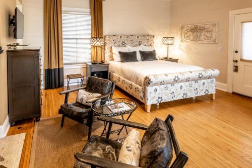 276492910 Harbor House Inn