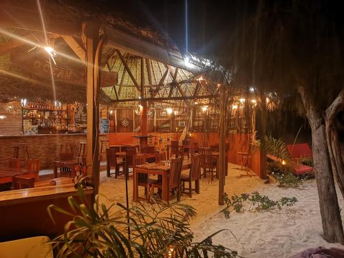 Паб/Коктейль-бар, Ocean Lodge Kite & Windsurf in Antsiranana