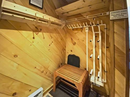 Sugarbush Mountainside Loft Condo - image 10