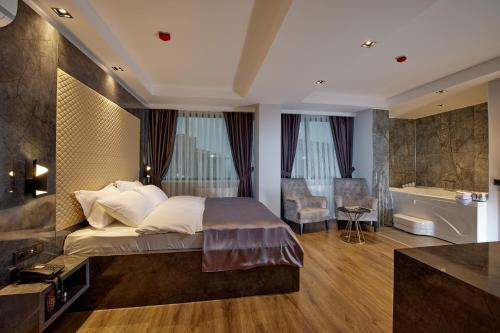 The Bold Hotel - image 11