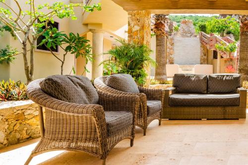 276523078 Castillo Blarney Inn