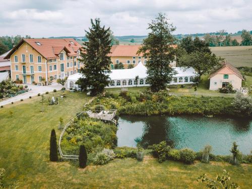 B&B Dorfen - Landgut zur Mühle - Bed and Breakfast Dorfen