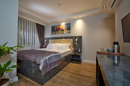 The Bold Hotel - image 13