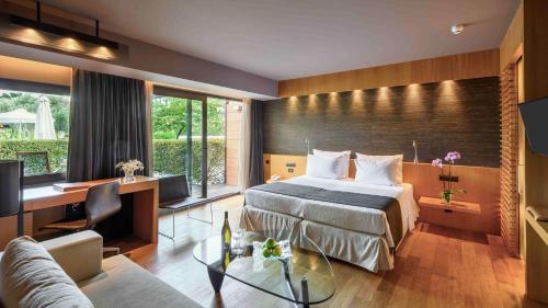 อเล็กซานเดอร์ บีช โฮเทล แอนด์ สปา (Alexander Beach Hotel & Spa) in แอเล็กซานดรูพอลี