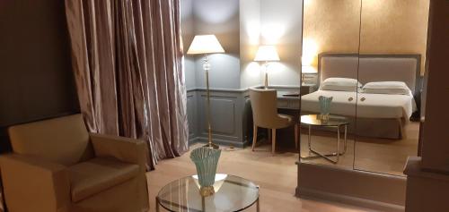 Grand Hotel De La Ville - image 2