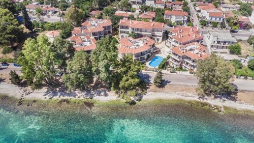  Meliti Waterfront Suites, Karavomylos bei Matsoukáta