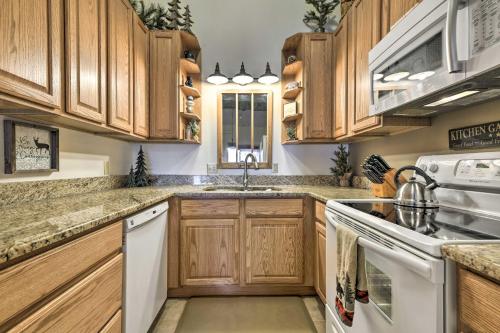Contemporary Condo with A and C, 4 Miles to Hot Springs!