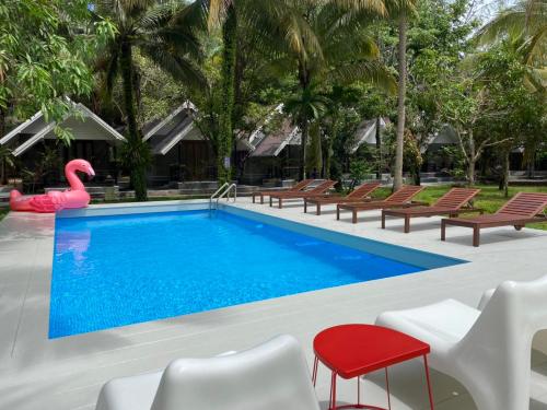 สระว่ายน้ำ, ปากเมง รีสอร์ท (Pakmeng Resort) in หาดปากเมง