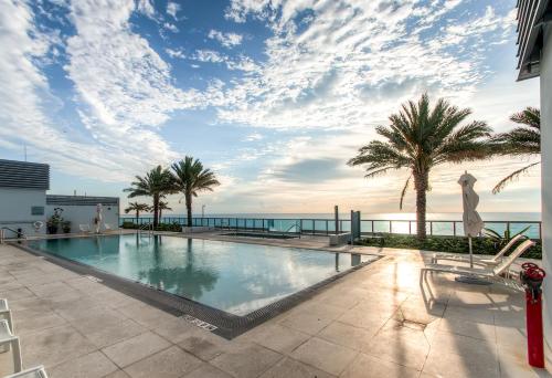 Churchill Suites Monte Carlo Miami Beach