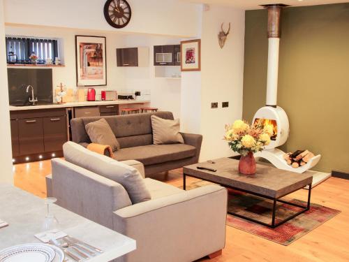 Bank House Barn - image 9