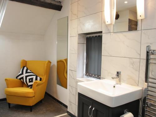 Bank House Barn - image 5