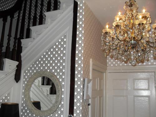 บริการและสิ่งอำนวยความสะดวก, Jessop House in ติวเกสเบอรี