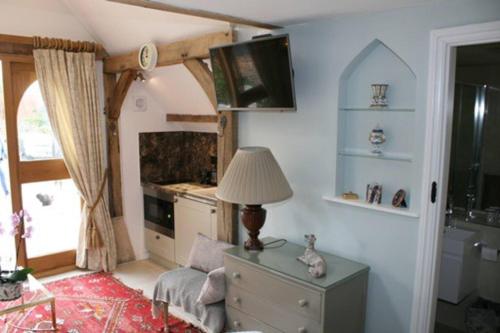 Remarkable 1-Bed Cottage near Henley-on-Thames