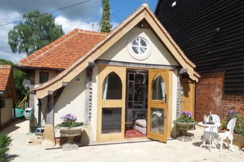 Remarkable 1-Bed Cottage near Henley-on-Thames