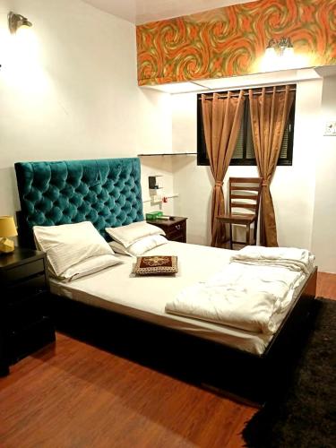 1 Bhk Garden House with sit out.