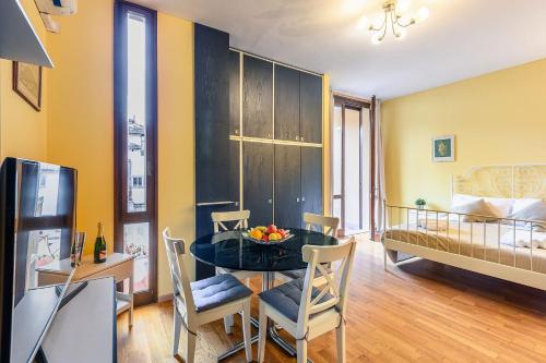 Apartment with Balcony image 9
