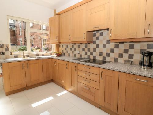 1A Chantry Place - image 5