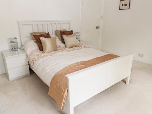 1A Chantry Place - image 13