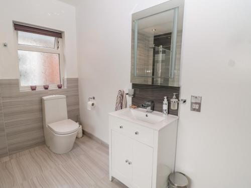 1A Chantry Place - image 2